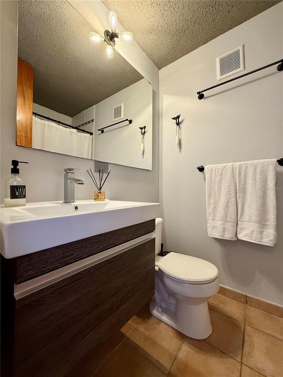 CASA DEL MAR II - Residential Lease