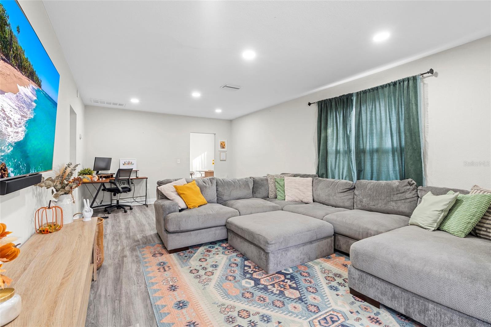 LAUGHNERS LAKEVIEW ADD - Residential