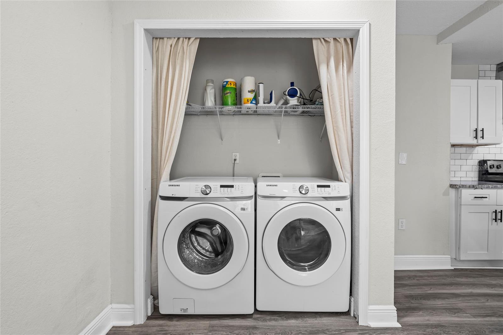 LAUGHNERS LAKEVIEW ADD - Residential