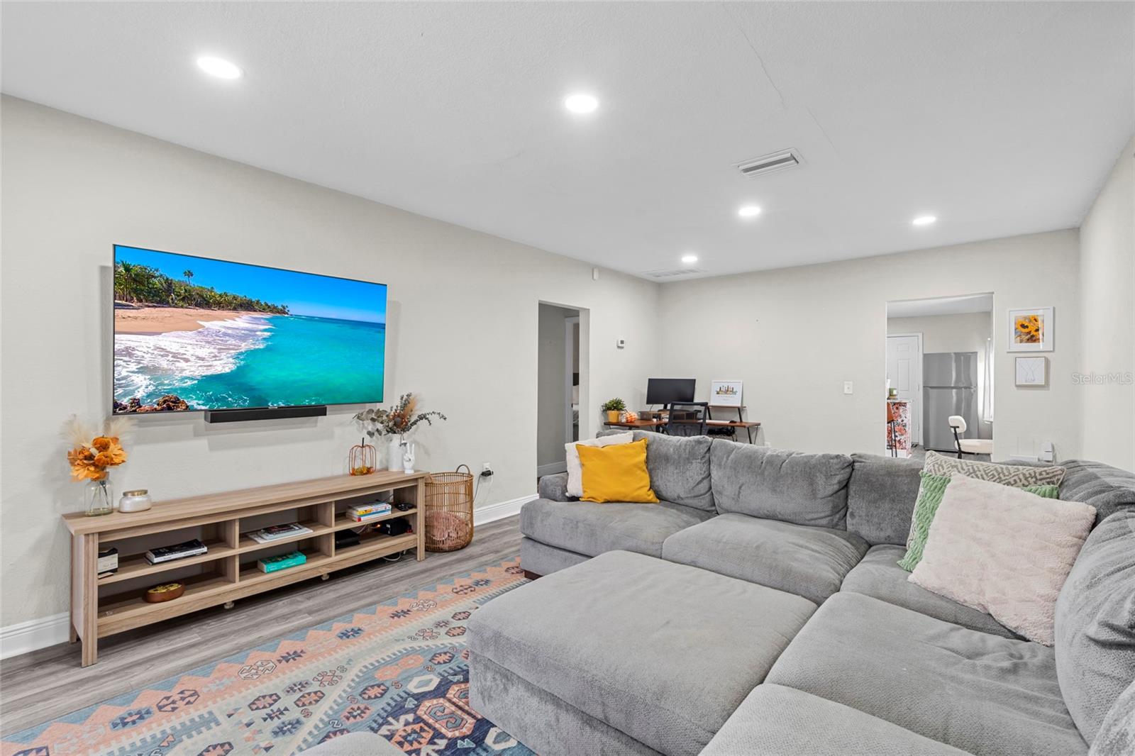 LAUGHNERS LAKEVIEW ADD - Residential