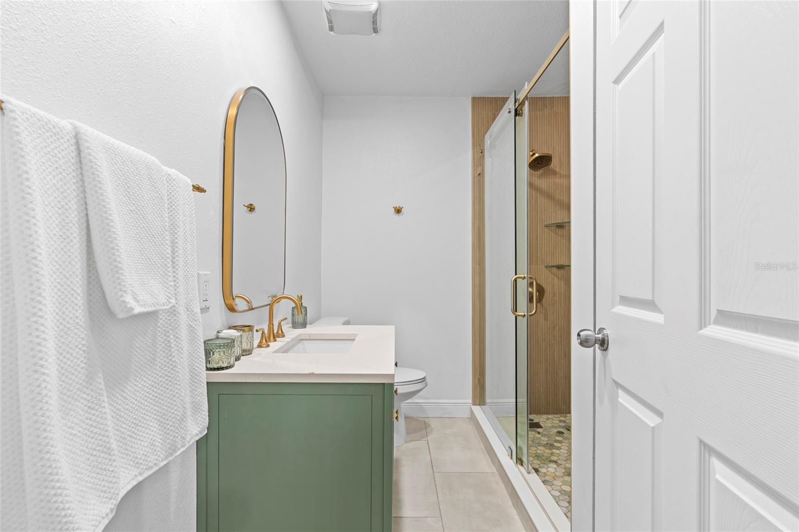 LAUGHNERS LAKEVIEW ADD - Residential