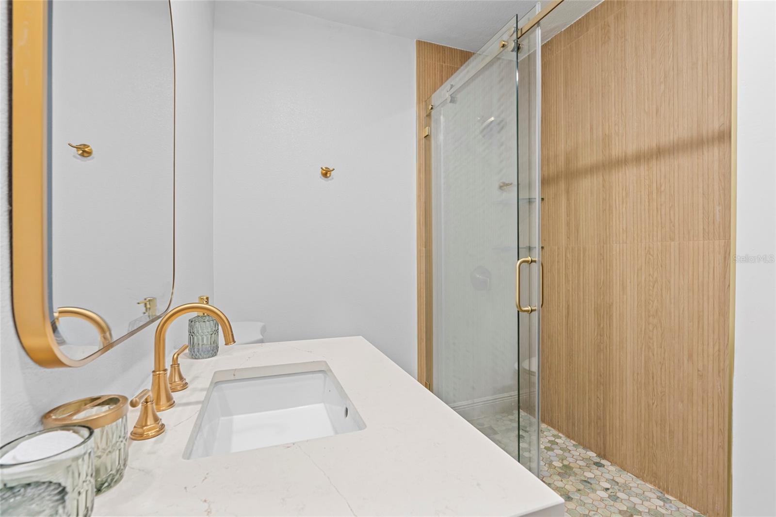 LAUGHNERS LAKEVIEW ADD - Residential