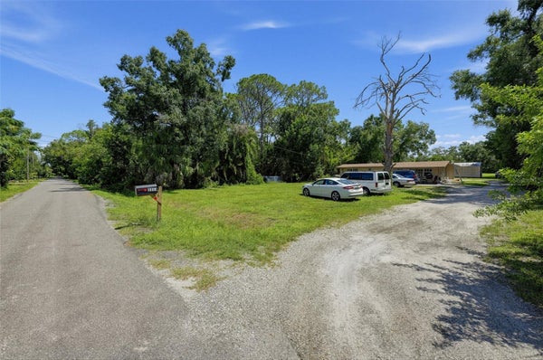 3314 59TH AVENUE DR E, BRADENTON, FL 34203 - Image 2032bb88d084f23e3c3f4e0e00d502bb/3180189647