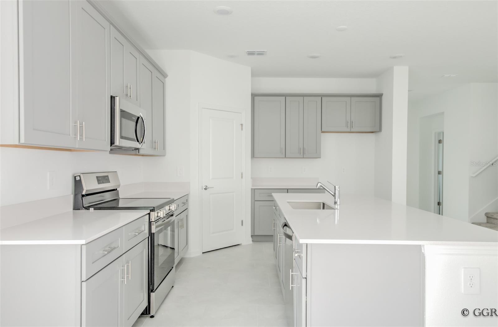 RHETTS RDG - Residential Lease