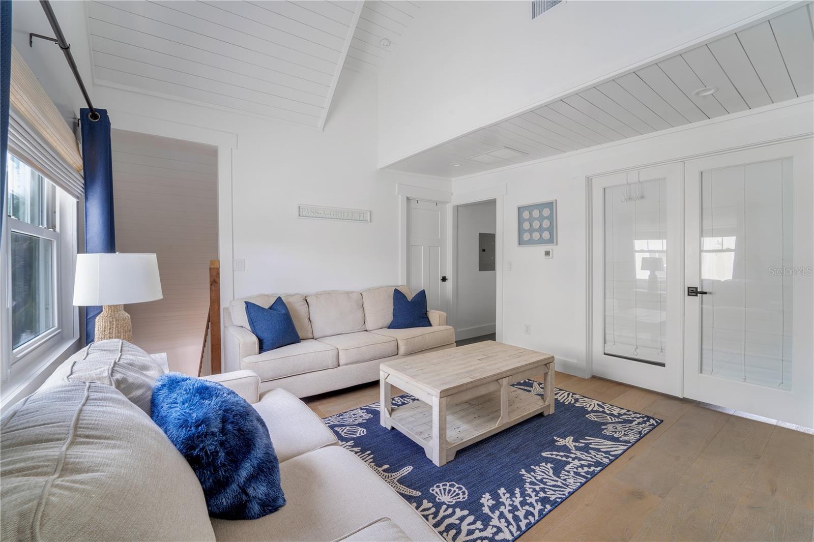 MOREY BEACH - Residential