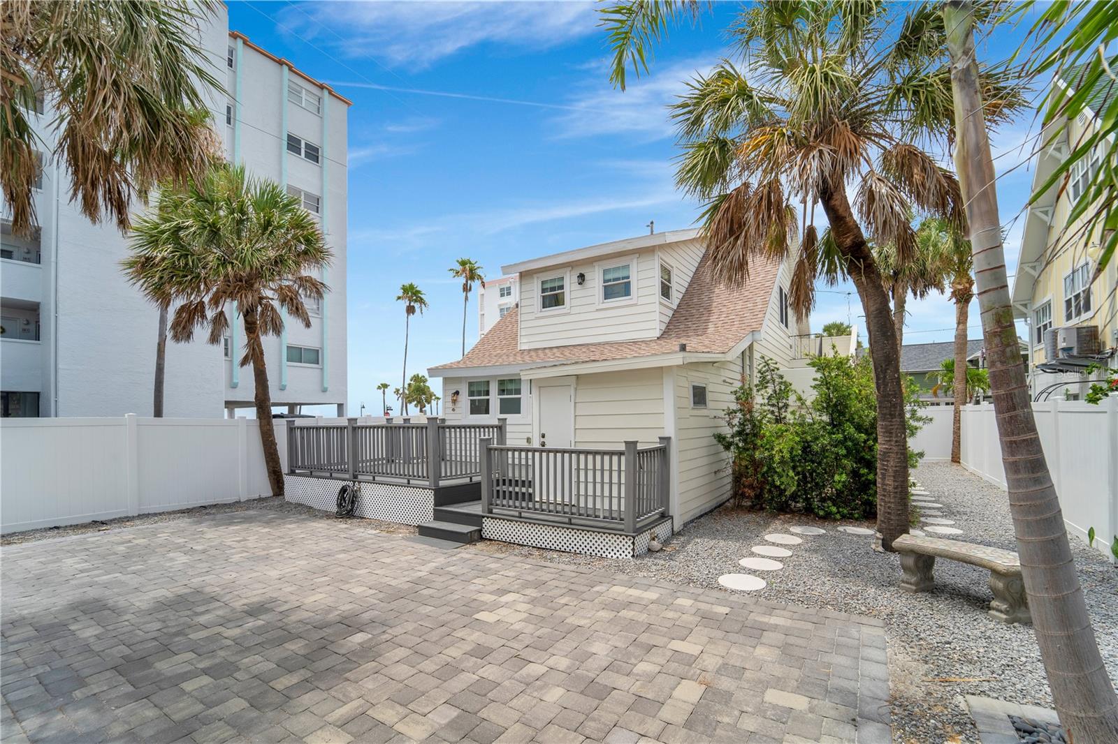 MOREY BEACH - Residential