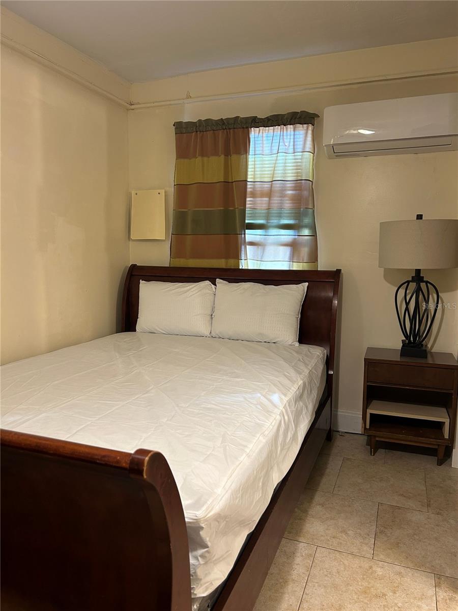 SPANISH ACRES - Residential Lease