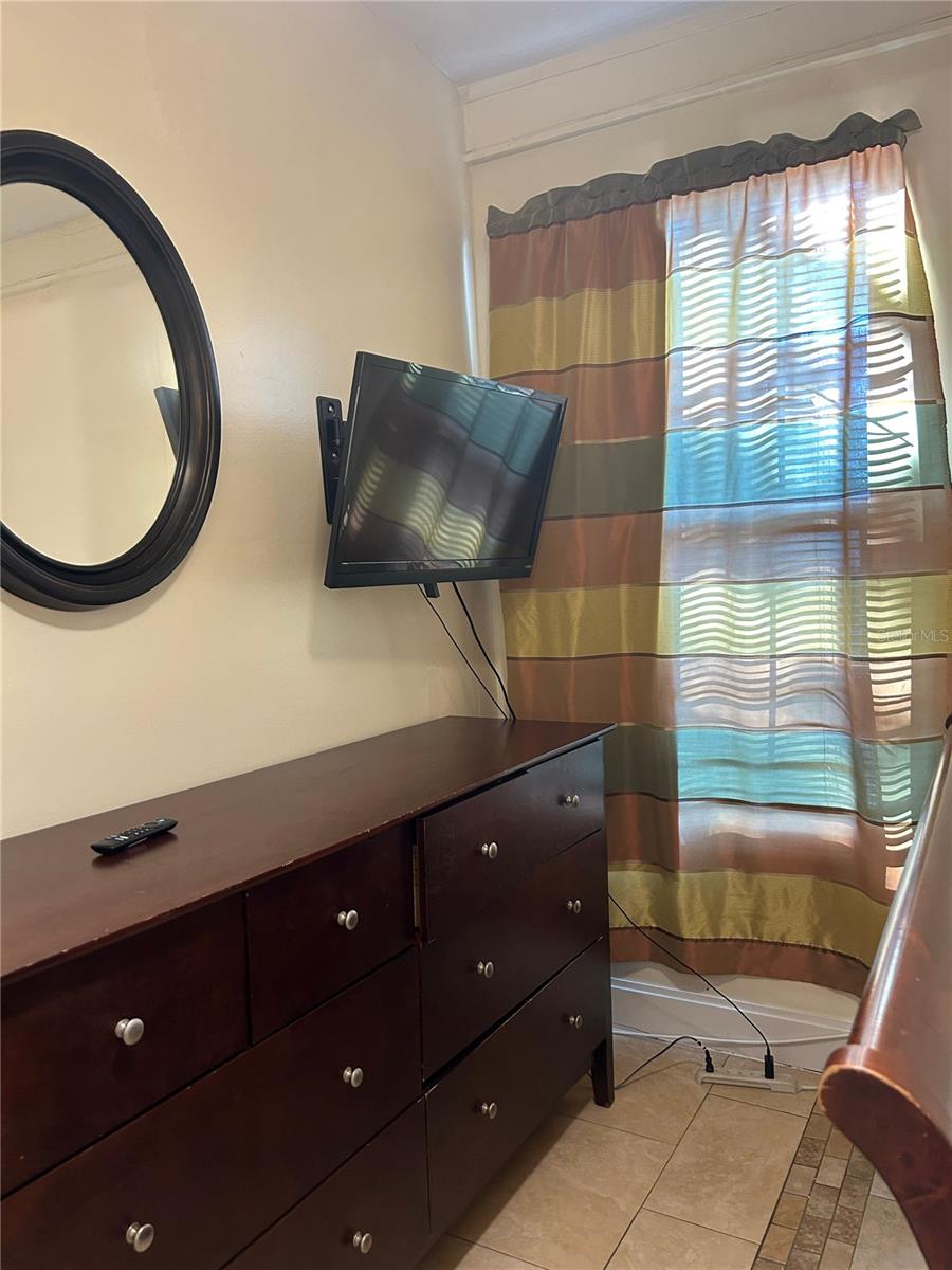 SPANISH ACRES - Residential Lease