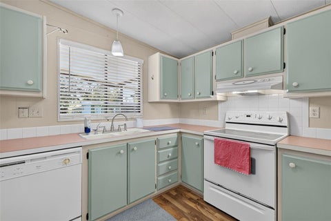 Tiny photo for 2005 Stacey Dr, Mount Dora, FL 32757 (MLS # G5119395)