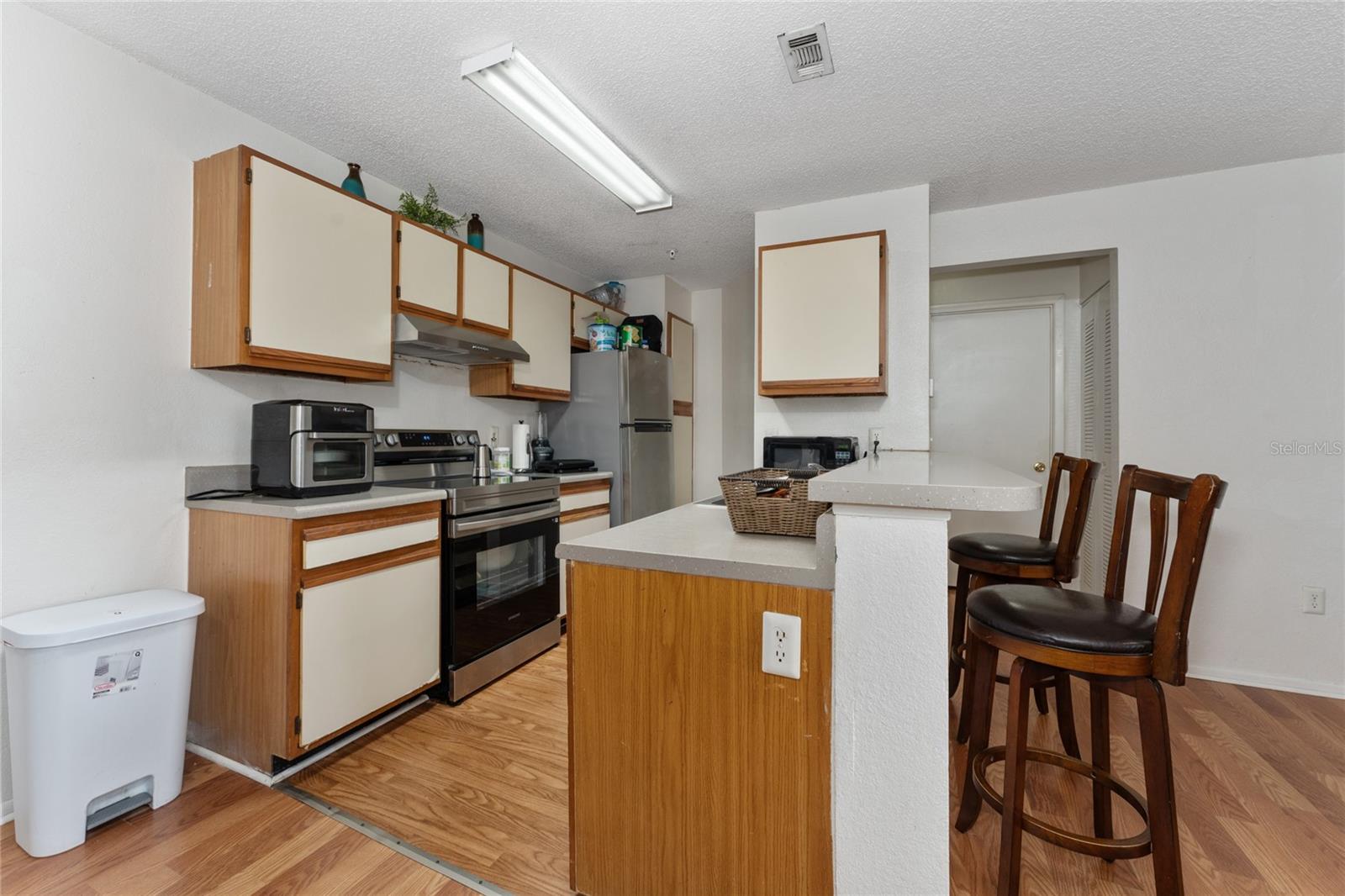 LANDING A CONDO - Residential