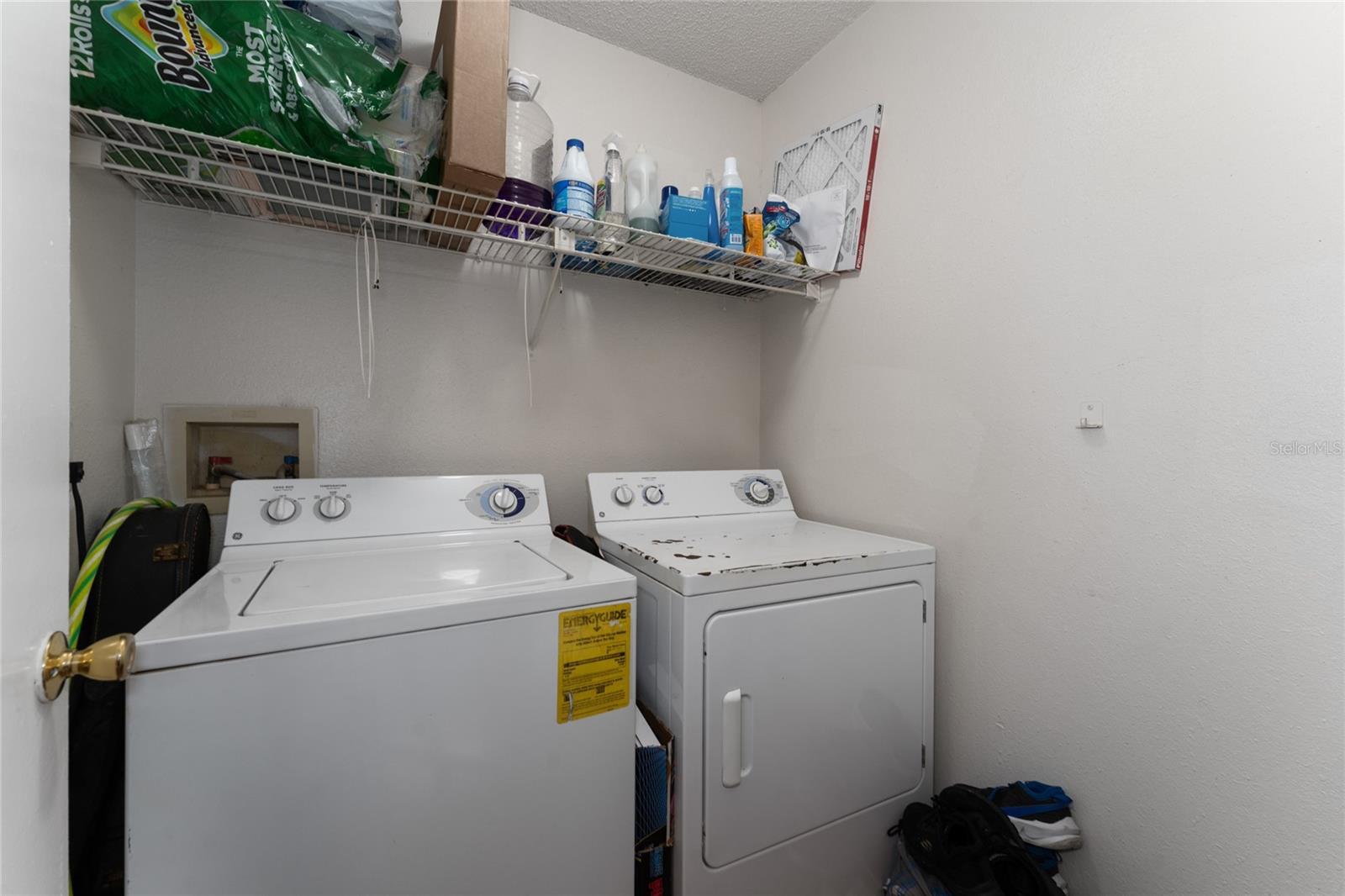 LANDING A CONDO - Residential