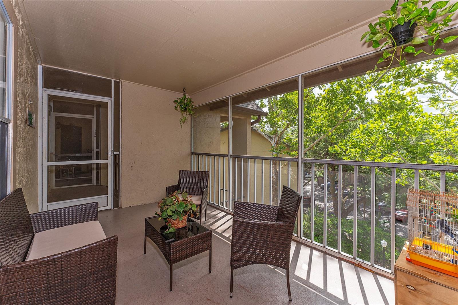 LANDING A CONDO - Residential