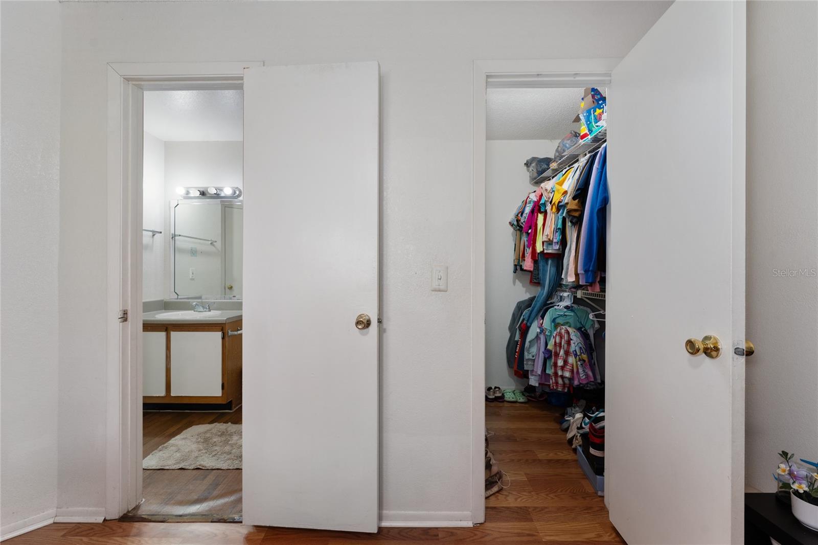 LANDING A CONDO - Residential