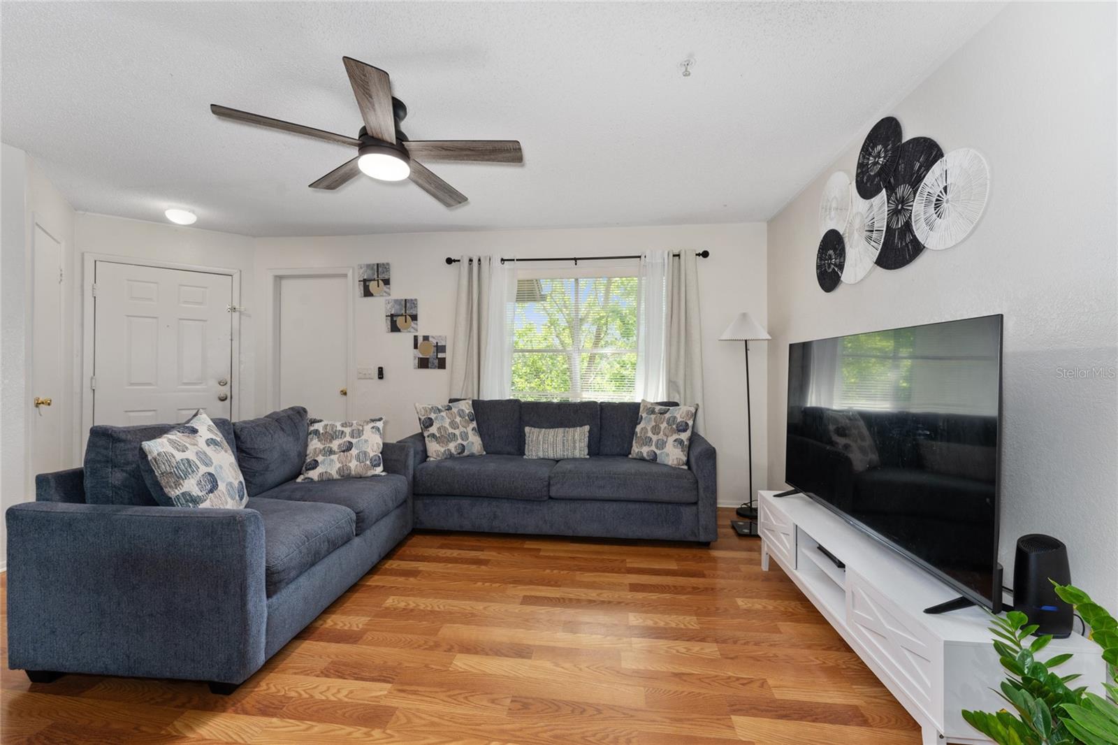 LANDING A CONDO - Residential