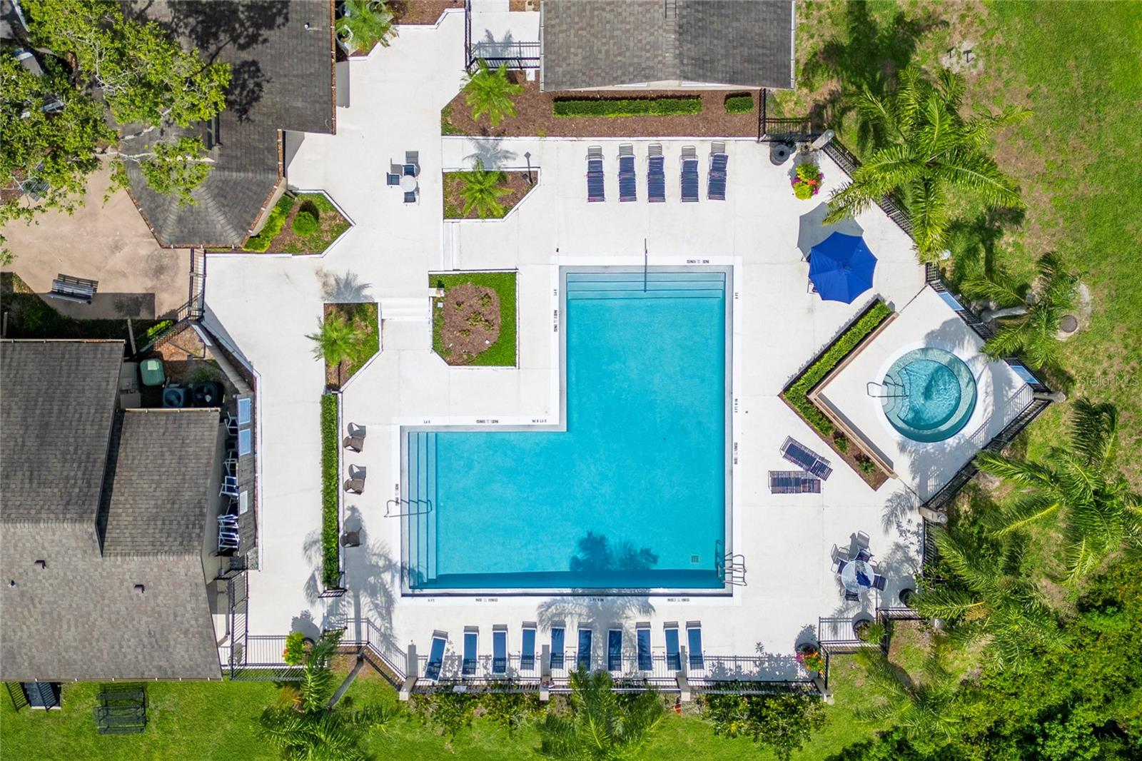 LANDING A CONDO - Residential