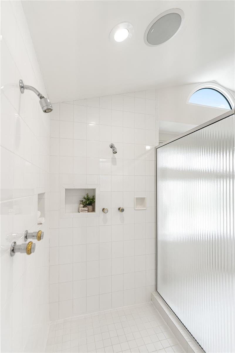 NORTH POINT HARBOUR UNIT ONE - Residential