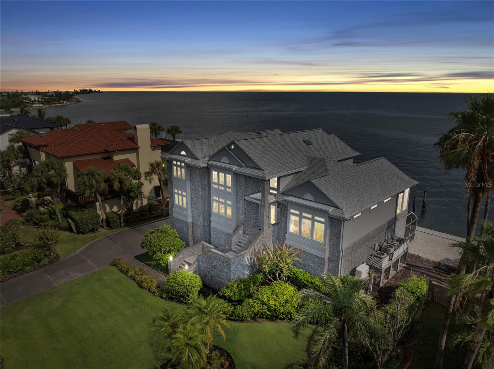 709 KEY ROYALE DRIVE