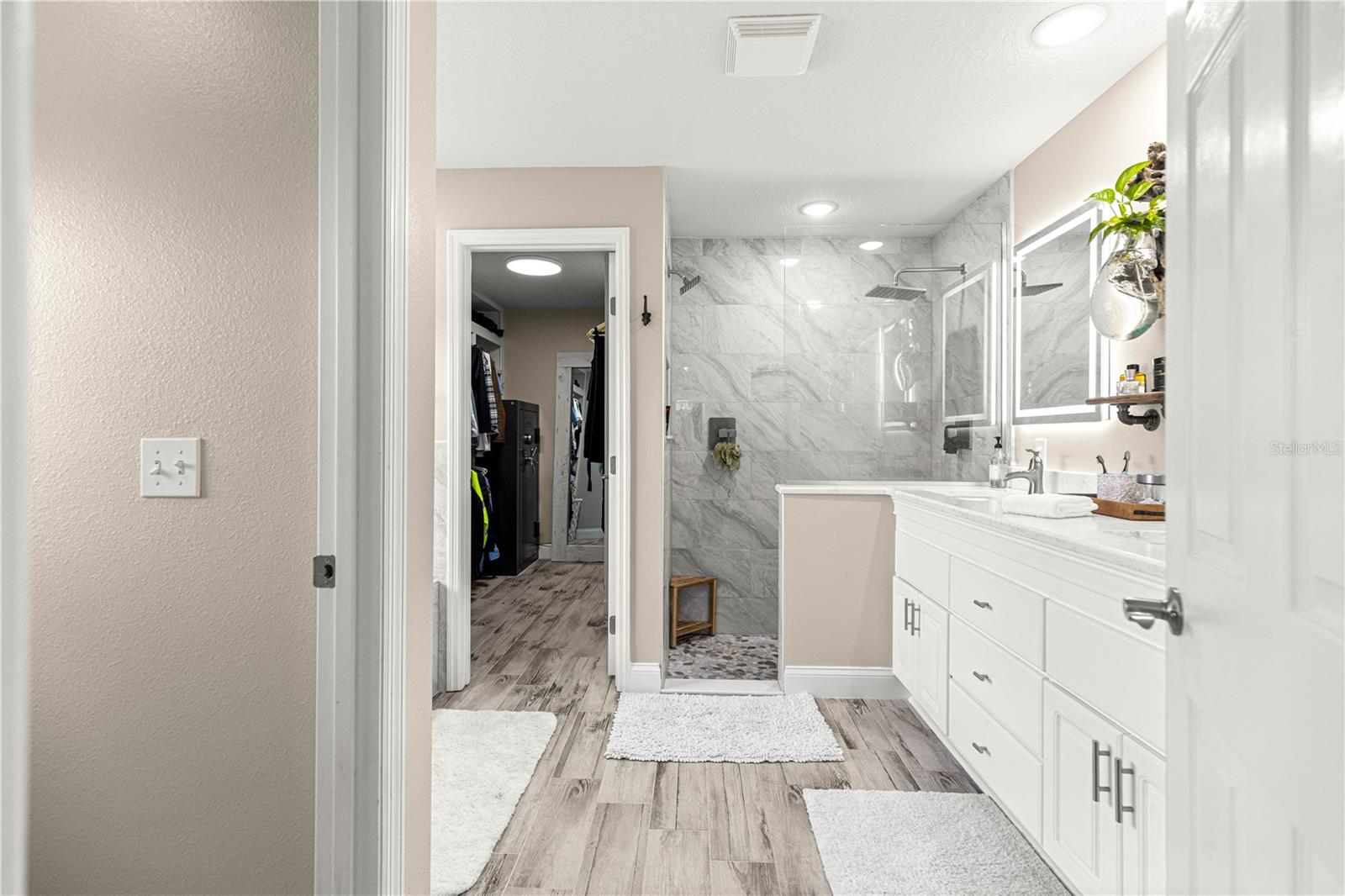 FAIRWAYS/ROLLING HILLS - Residential