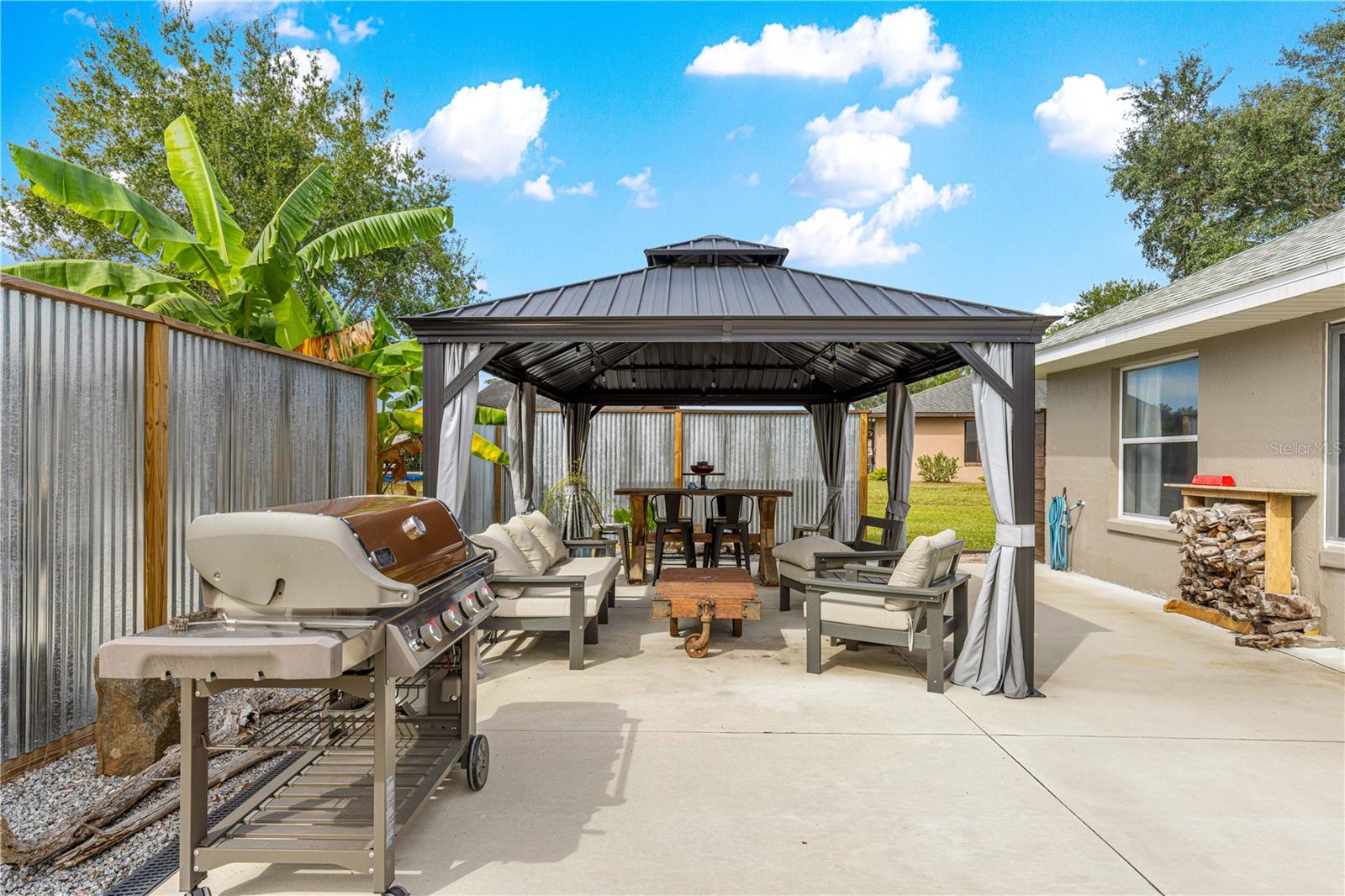 FAIRWAYS/ROLLING HILLS - Residential