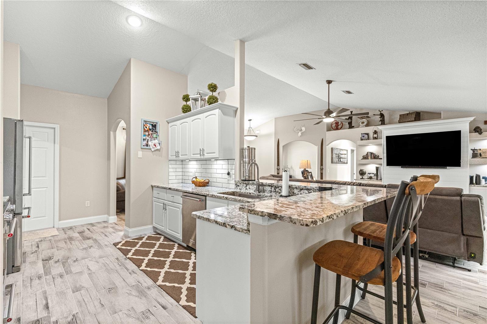 FAIRWAYS/ROLLING HILLS - Residential