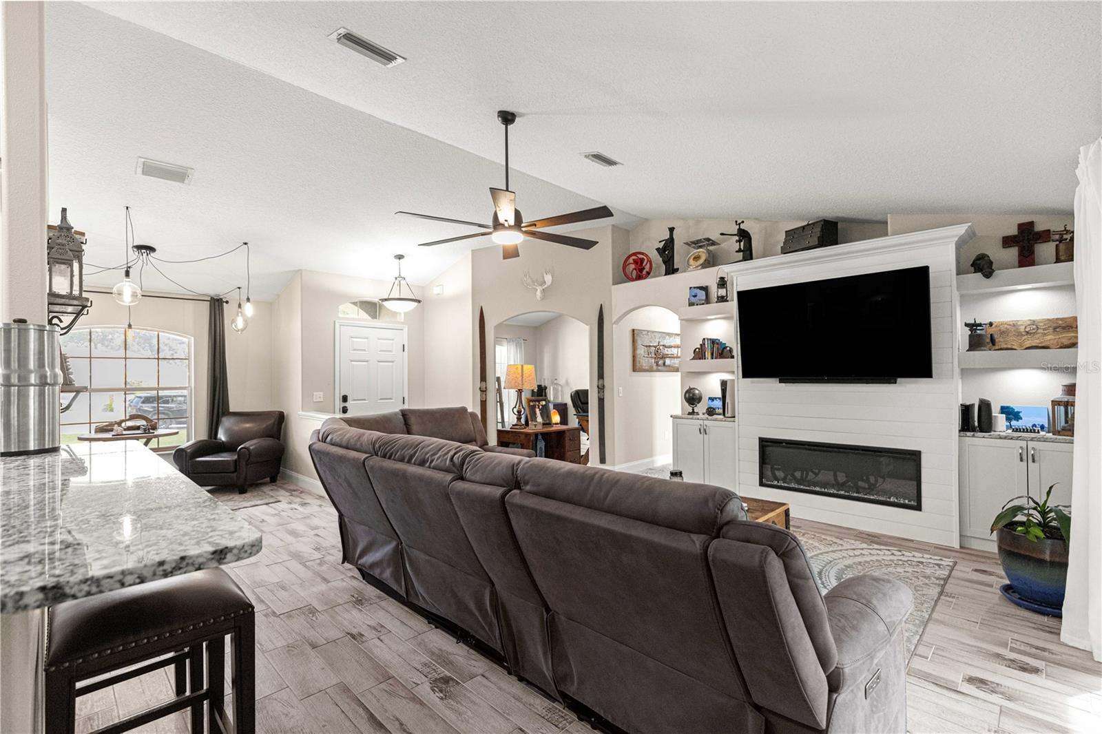 FAIRWAYS/ROLLING HILLS - Residential