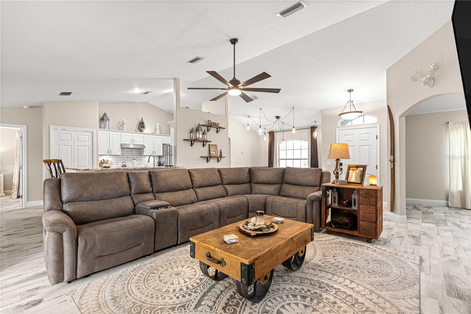 FAIRWAYS/ROLLING HILLS - Residential