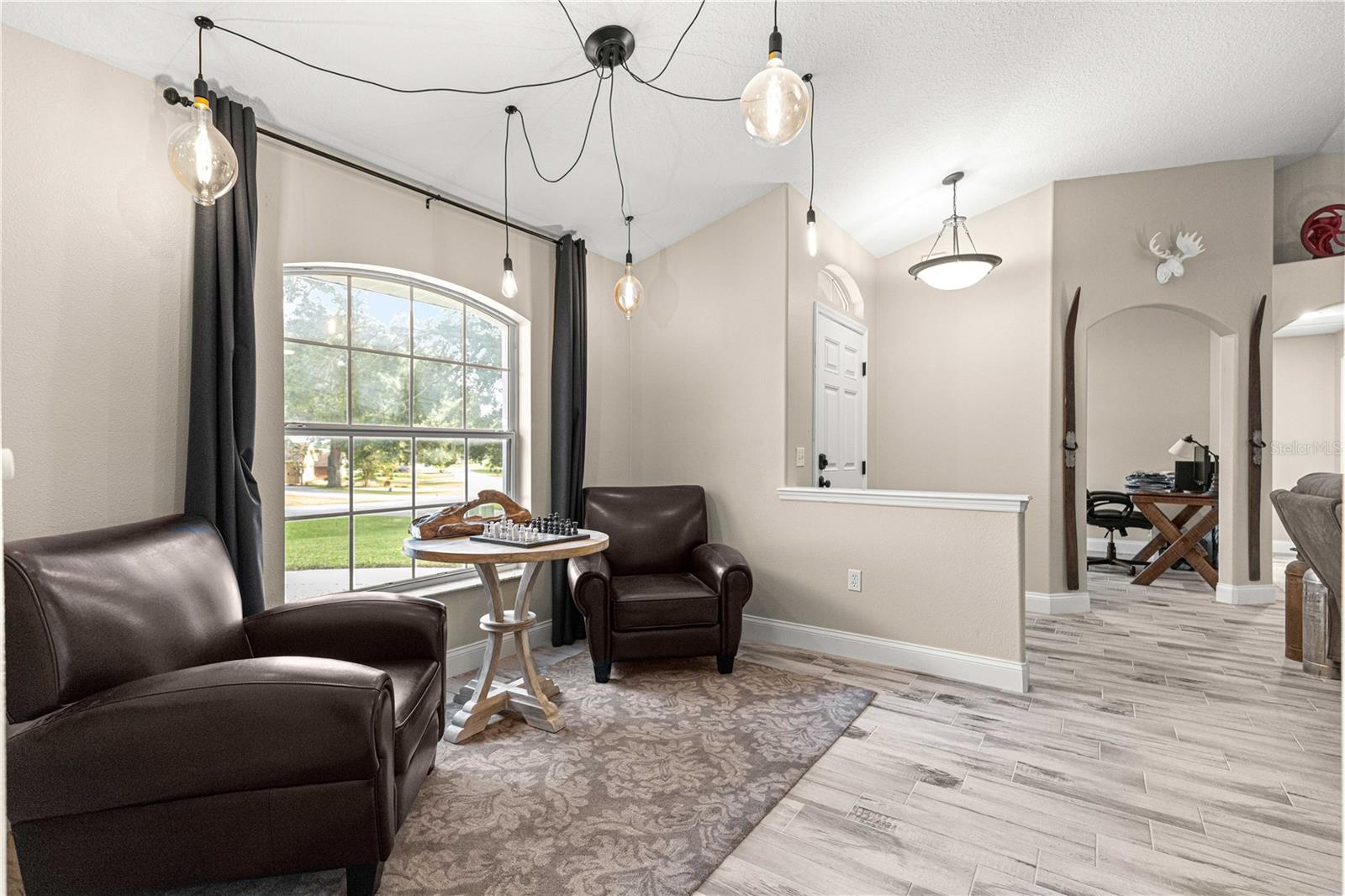 FAIRWAYS/ROLLING HILLS - Residential