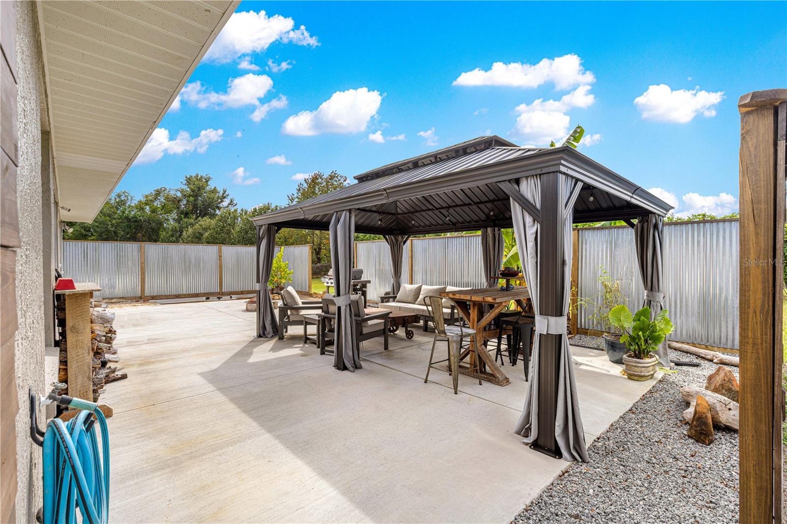 FAIRWAYS/ROLLING HILLS - Residential