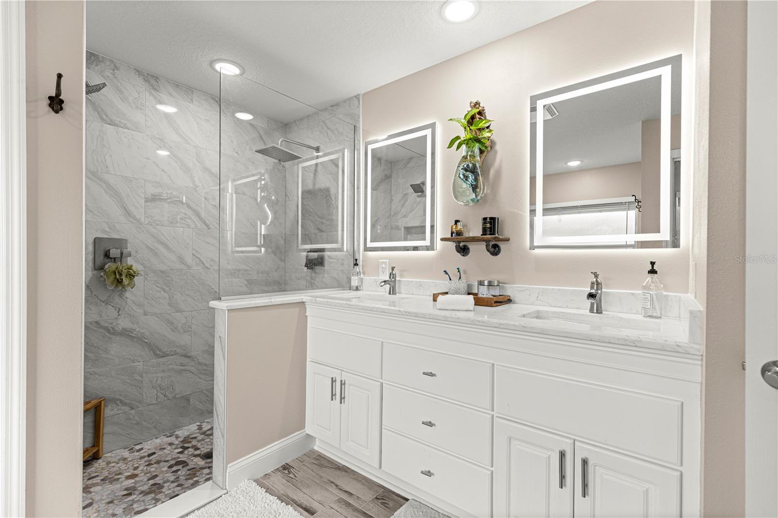 FAIRWAYS/ROLLING HILLS - Residential