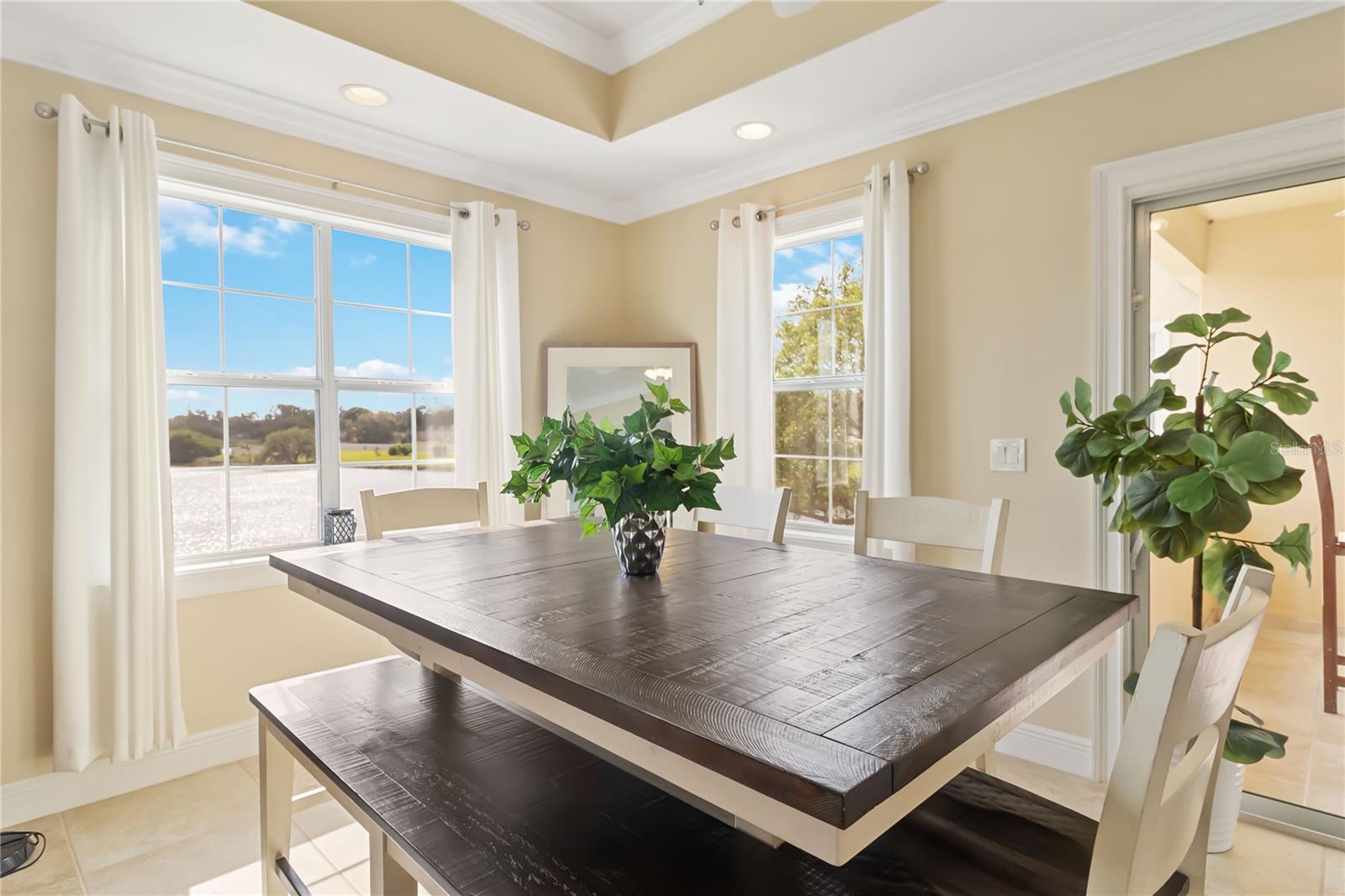 VILLAGIO - Residential Lease