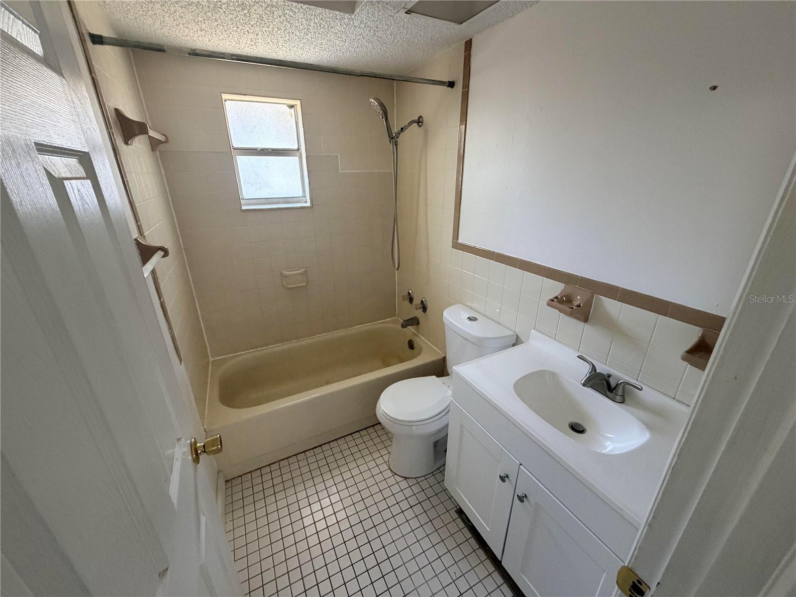 TELA HEIGHTS - Residential Lease