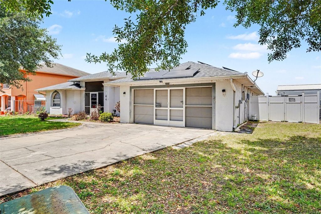 Photo of 1464 Bluff Loop, Dundee, FL 33838 (MLS # TB8501925)