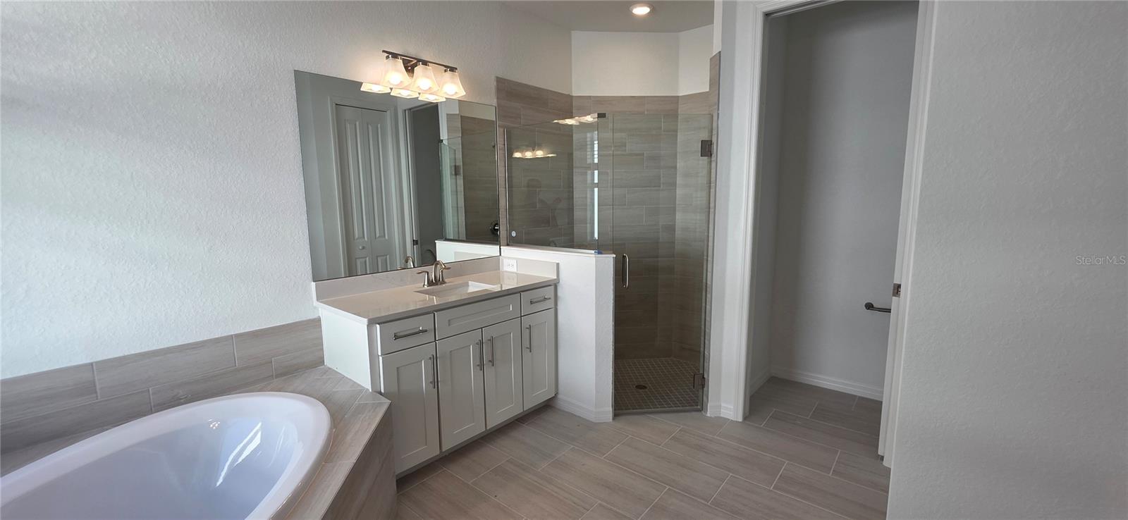 CALUSA COUNTRY CLUB - Residential