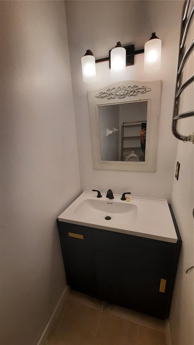 THE VILLAGE PHASE III - Residential Lease