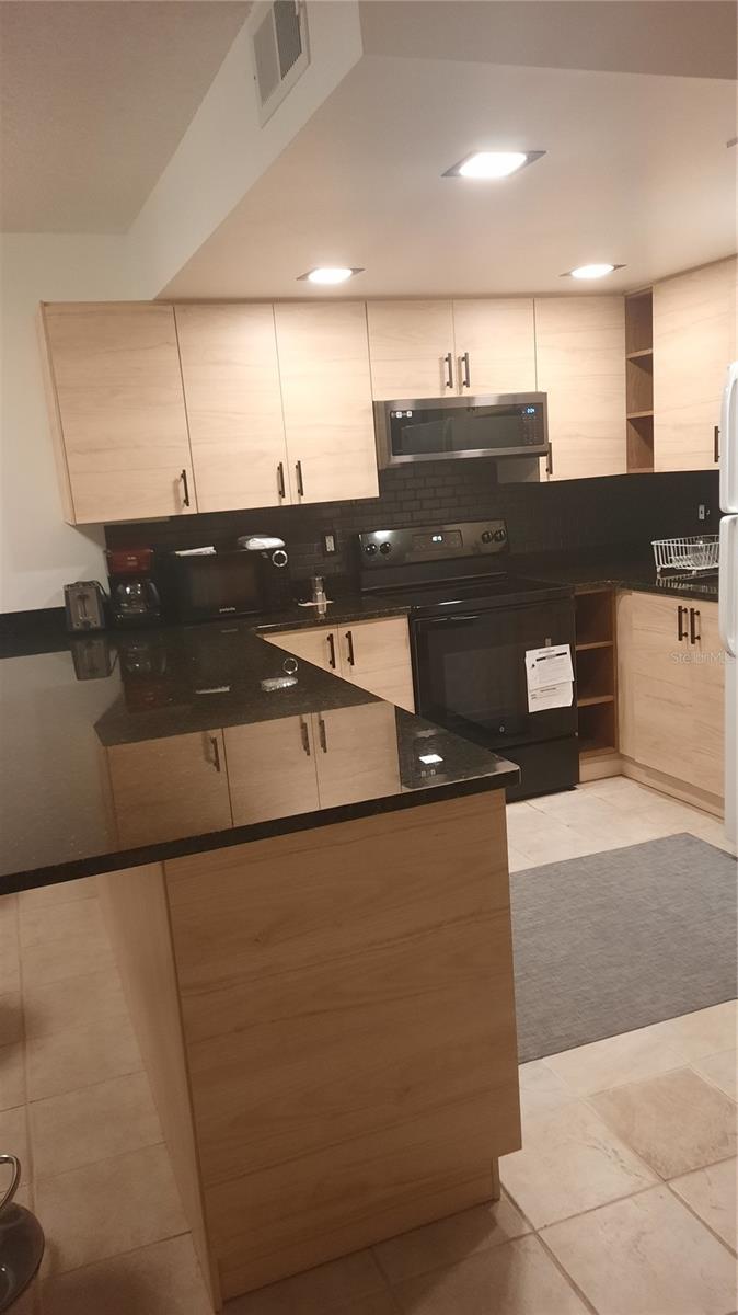 THE VILLAGE PHASE III - Residential Lease