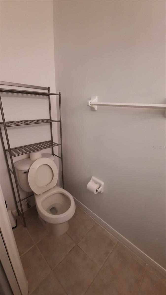 THE VILLAGE PHASE III - Residential Lease