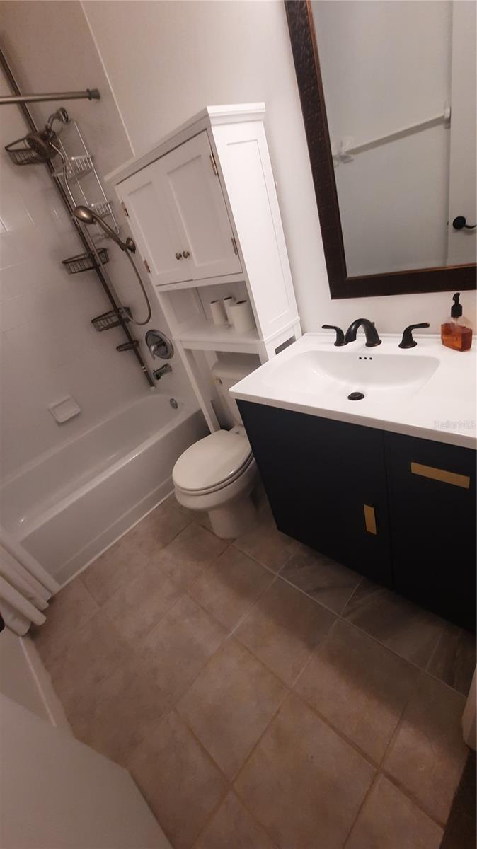 THE VILLAGE PHASE III - Residential Lease