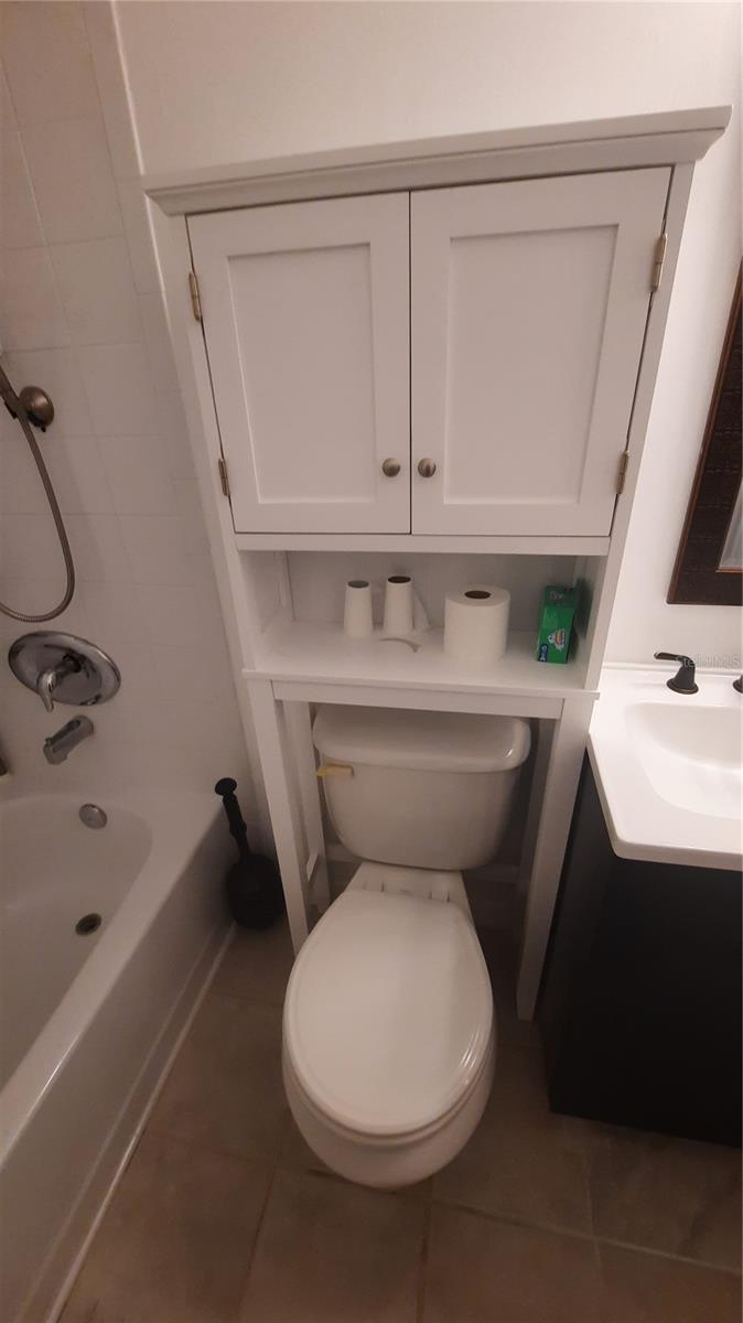 THE VILLAGE PHASE III - Residential Lease