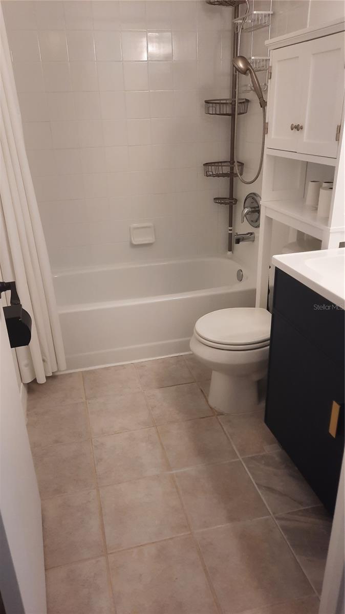 THE VILLAGE PHASE III - Residential Lease