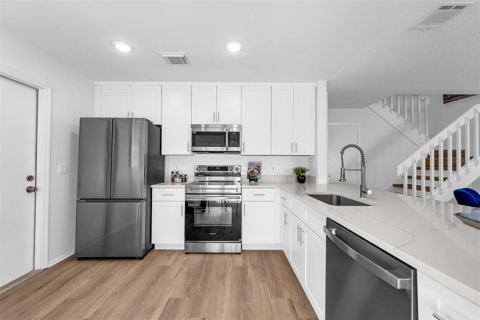 PHEASANT RUN AT ROSEMONT CONDO PH 02 - Residential