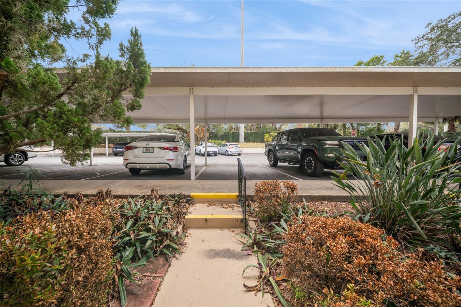 SLEEPY HARBOUR APTS CONDO - Residential