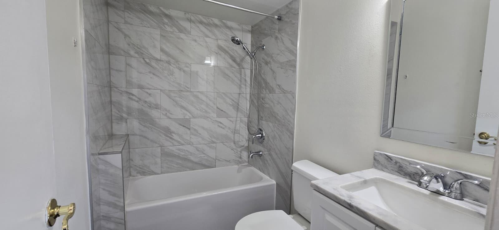 PARK LAKE TWNHS PH 02 - Residential Lease