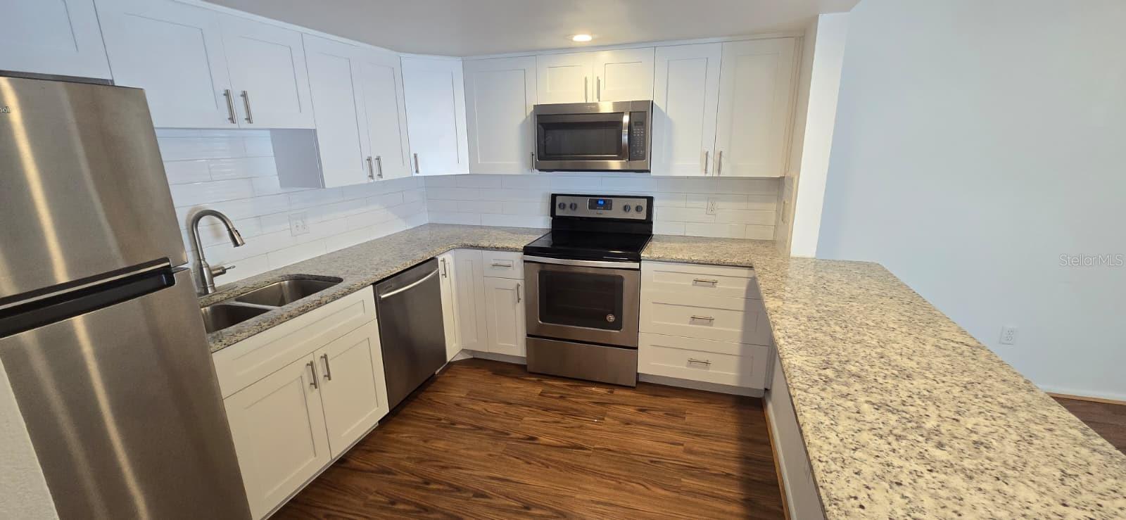 PARK LAKE TWNHS PH 02 - Residential Lease