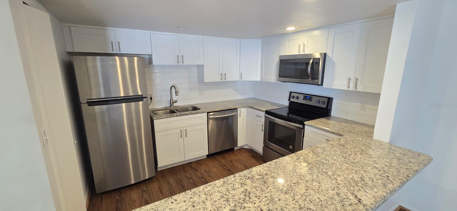 PARK LAKE TWNHS PH 02 - Residential Lease