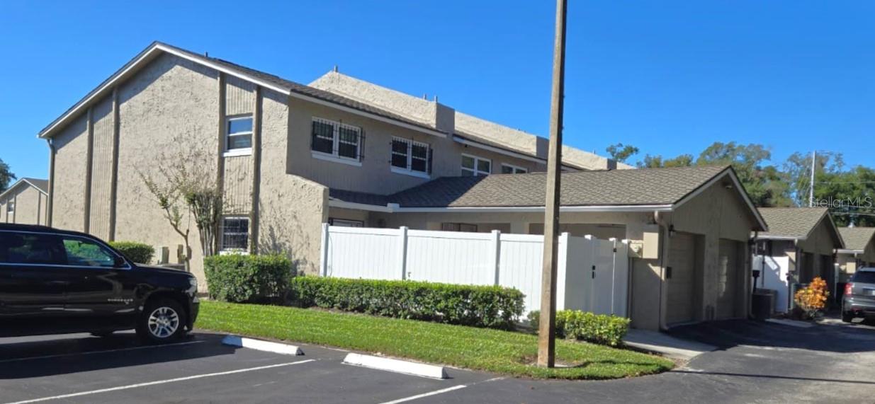 PARK LAKE TWNHS PH 02 - Residential Lease