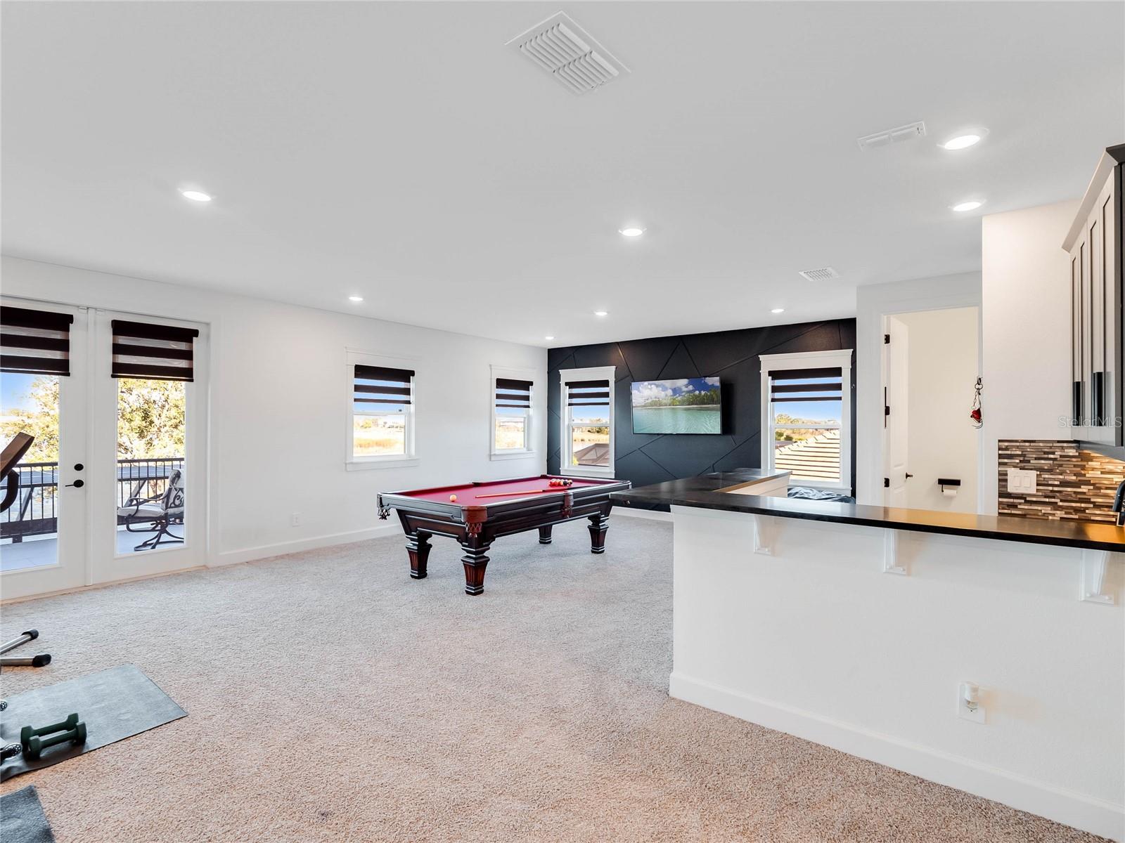 WEST LAKE HANCOCK ESTATES - Residential