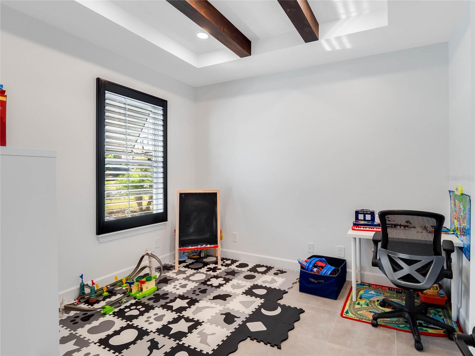 WEST LAKE HANCOCK ESTATES - Residential