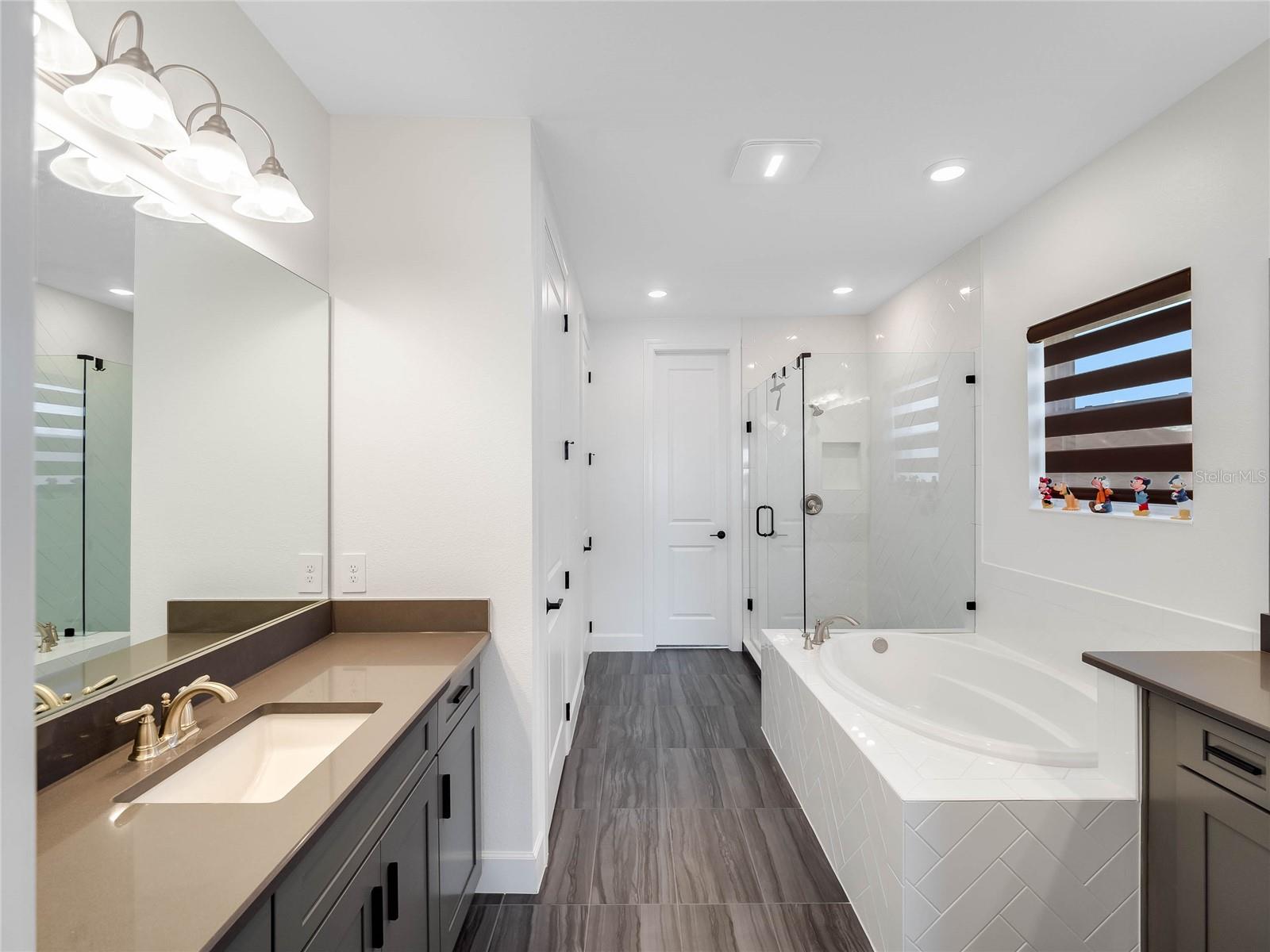 WEST LAKE HANCOCK ESTATES - Residential