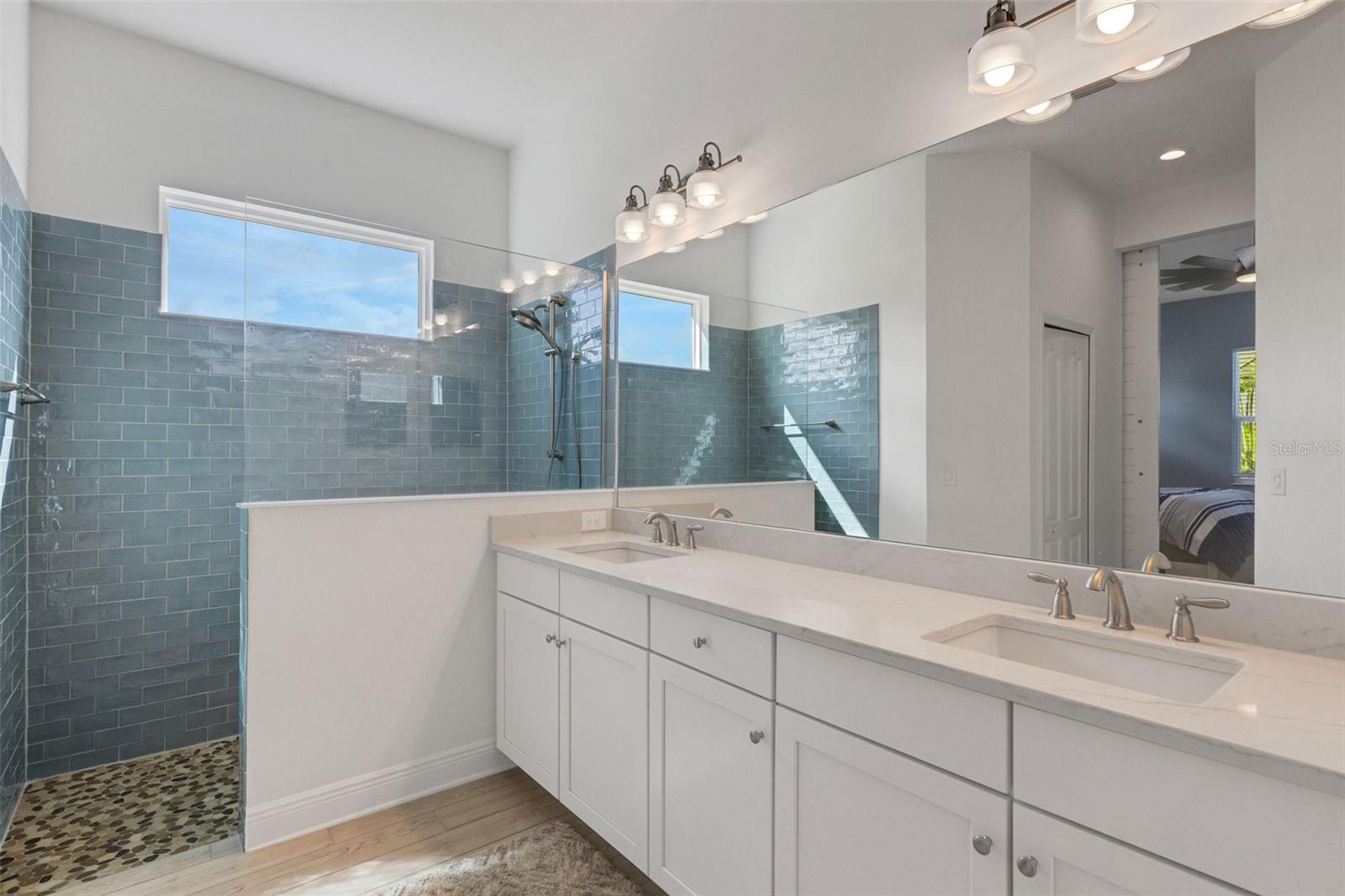 CANOE CREEK - Residential