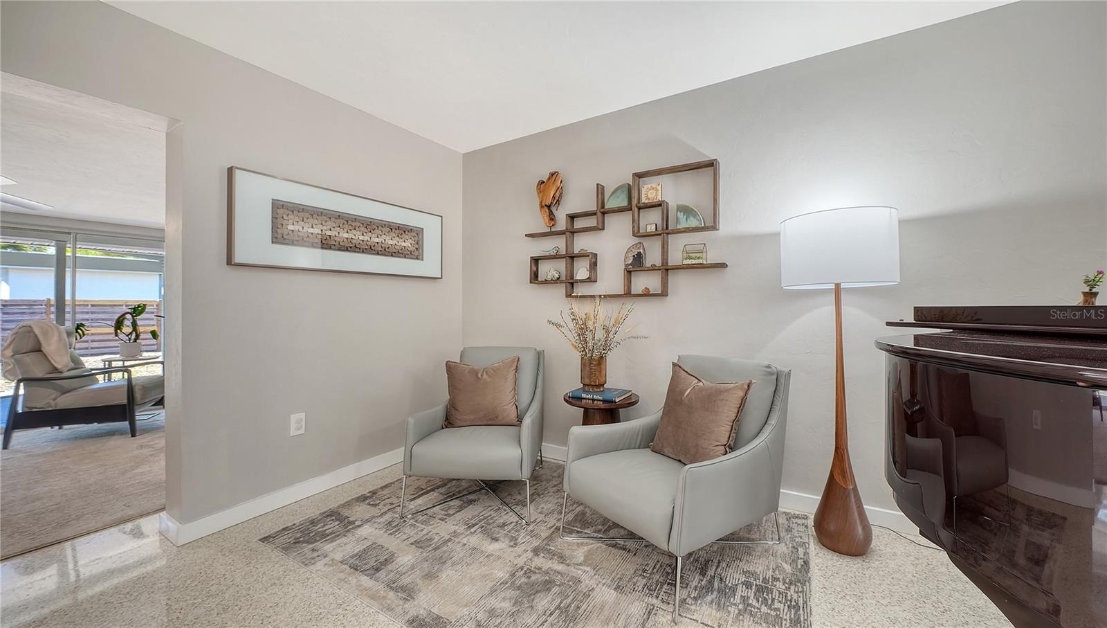 SOUTH GATE MANOR - Residential